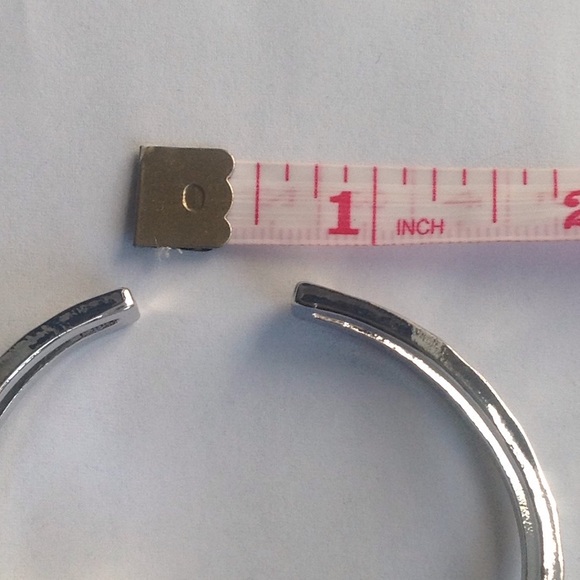 ❤️ NEW SILVER COLOR FACE EARRINGS AND BRACELET SET - Picture 8 of 8